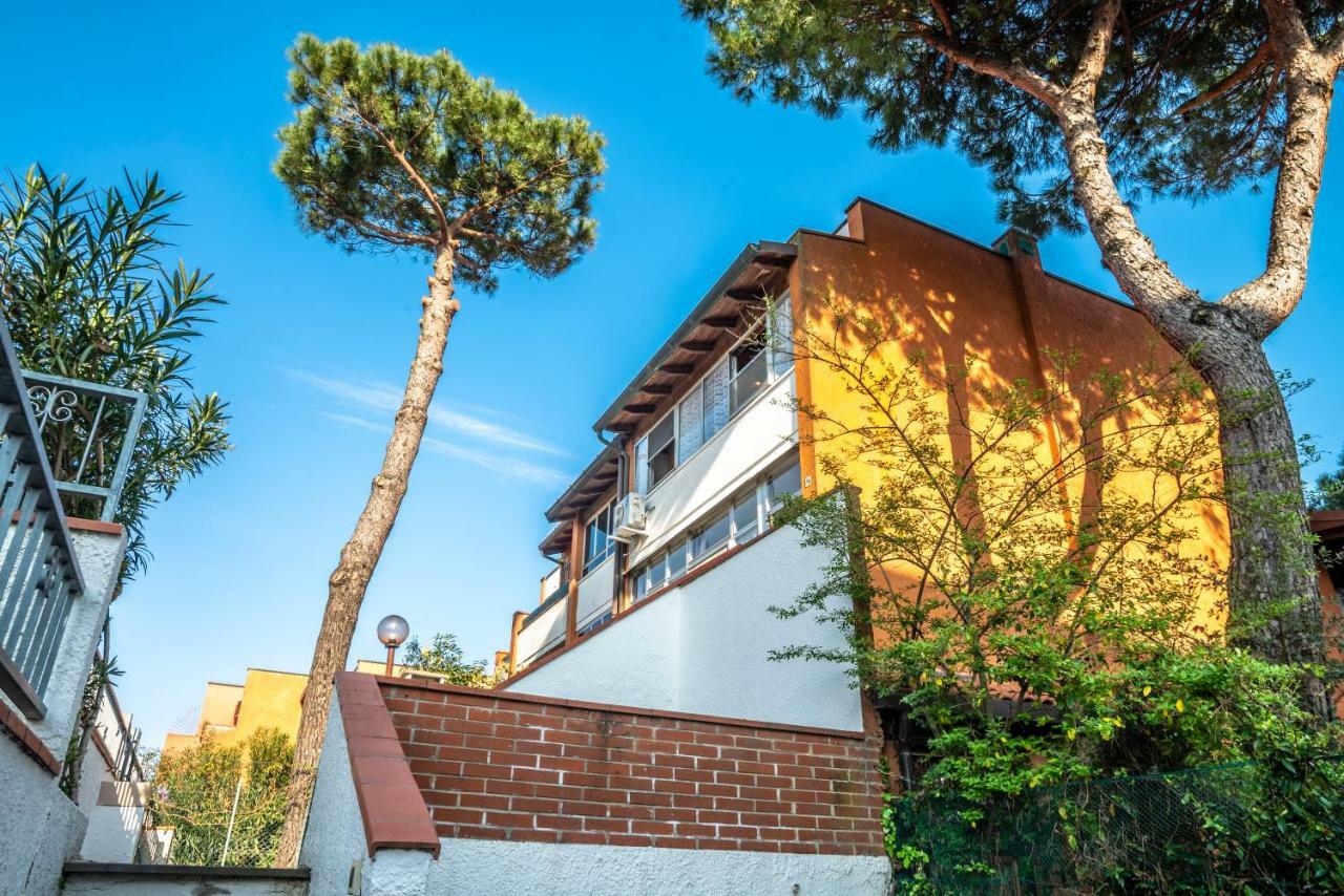 Agenzia Vear Sabrina 11B Lido delle Nazioni Exterior photo